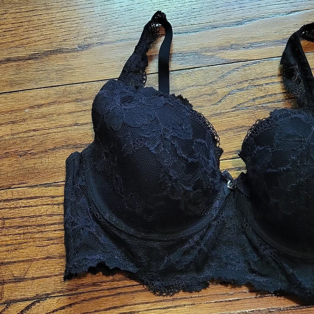 Victoria's Secret Bra - Picture 2 of 7
